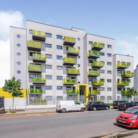 Apartment Walk To King's Hospital,private Terrace,828 Sq Ft,workspace