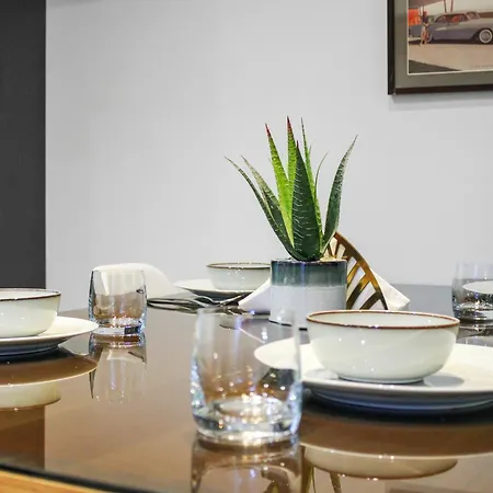 Apartment Walk To King's Hospital,private Terrace,828 Sq Ft,workspace *