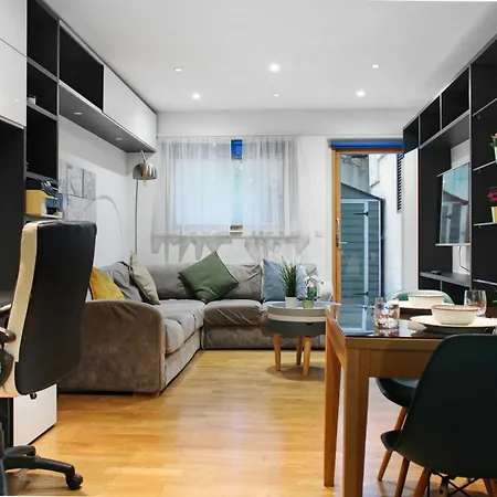 Walk To King's Hospital,private Terrace,828 Sq Ft,workspace *