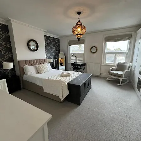 Apartment Elegant & Spacious 3 Bed