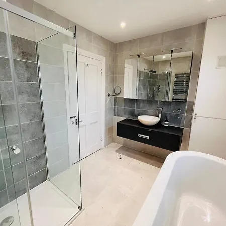 Apartment Elegant & Spacious 3 Bed London