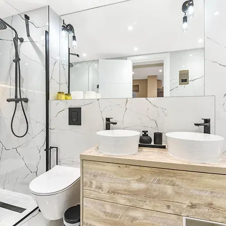 Upscale 3-br Haven In Highend And Trendy Location