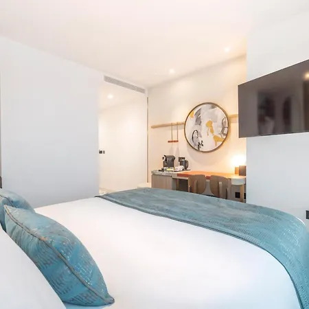 Dorsett Canary Wharf 4*