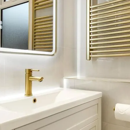 Luxury 2br Gold Apartment Morden (Greater London)