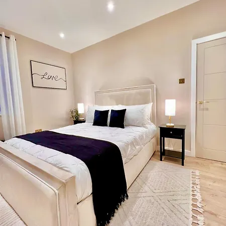 Luxury 2br Gold *
