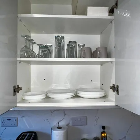 Luxurious Cozy London Дом отдыха Cranford