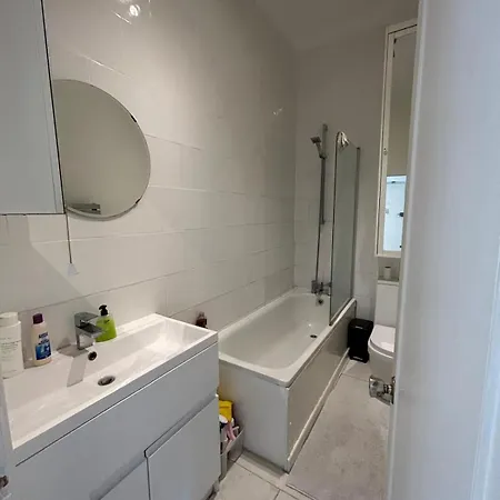 Beautiful 2 Bed In Queens Park, アパート *