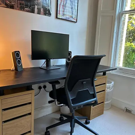 アパート Beautiful 2 Bed In Queens Park,