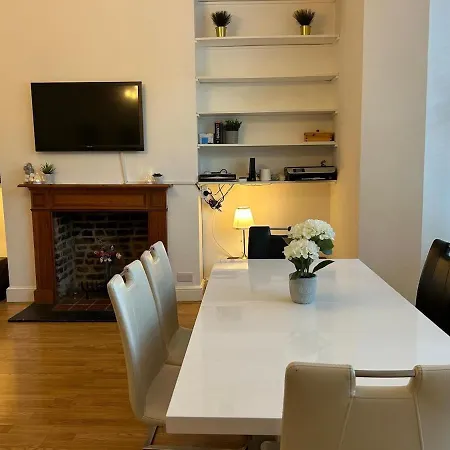 Beautiful 2 Bed In Queens Park, アパート ロンドン