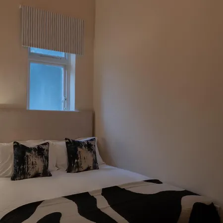 The Egerton - Luxury * London
