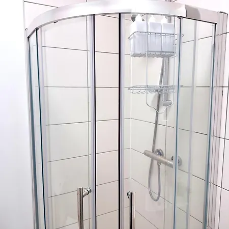Comfy 30min To Apartment London