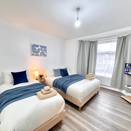Apartment Comfy 30min To *