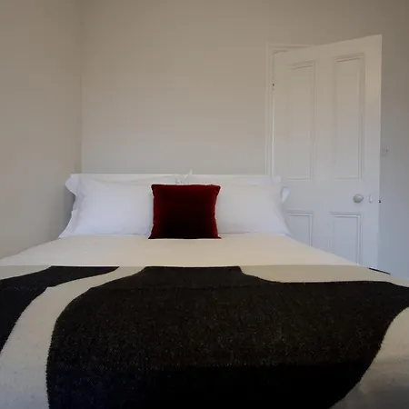 The Egerton - Luxury Apartment London