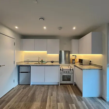 Entire 1 Bedroom To Yourself Apartment *