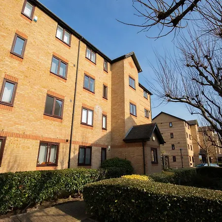 Londwell, Canary Wharf Riverfront Chic Apartment London