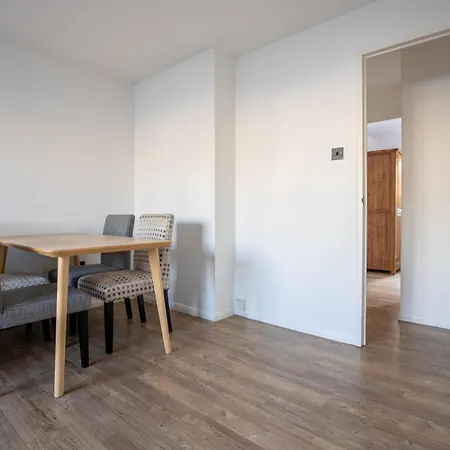 Apartment Londwell, Canary Wharf Riverfront Chic London