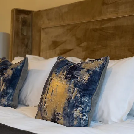 The Egerton - Luxury * London