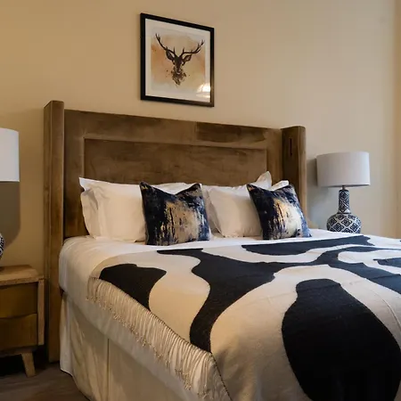 The Egerton - Luxury London