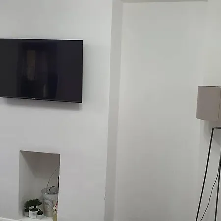 Exquisite&modern 2 Bed Maisonette *
