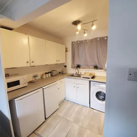Holiday home 2 Bedroom Flat Near Heathrow Airport