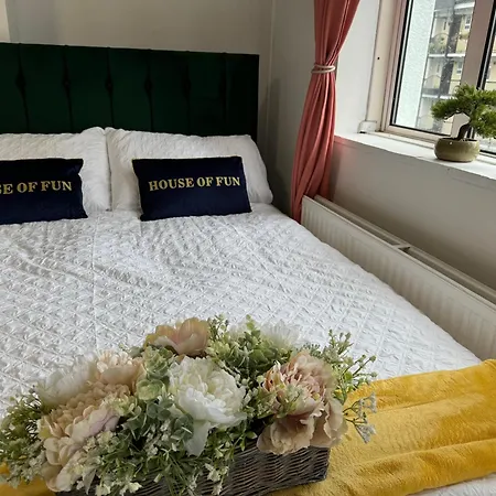 Lovely 1bedroom For 6ppl In Whitechapel, 1min Away To Dlr Station *