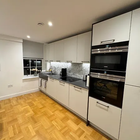 High Deluxe Standard Flat For 6 People In The Heart Of