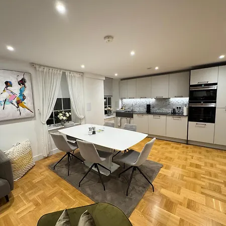 Apartment High Deluxe Standard Flat For 6 People In The Heart Of *