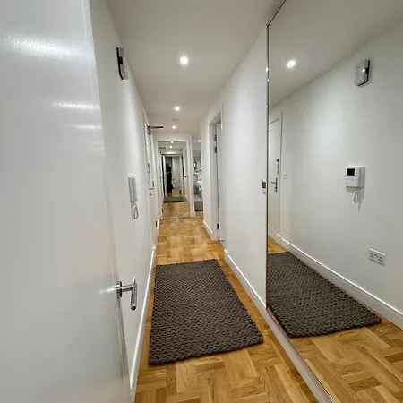 High Deluxe Standard Flat For 6 People In The Heart Of Apartment