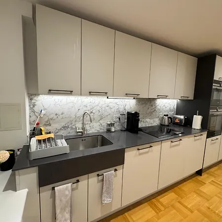 Apartment High Deluxe Standard Flat For 6 People In The Heart Of *