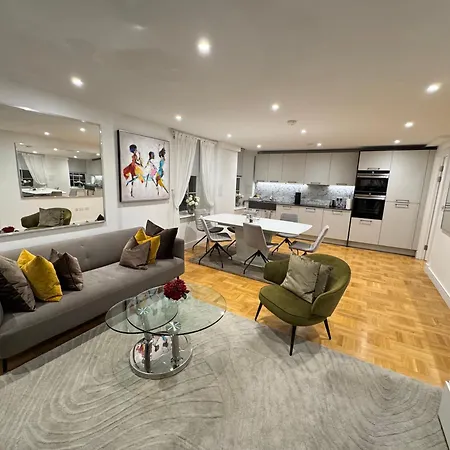 High Deluxe Standard Flat For 6 People In The Heart Of Apartment *