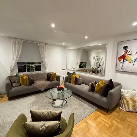 Apartment High Deluxe Standard Flat For 6 People In The Heart Of *