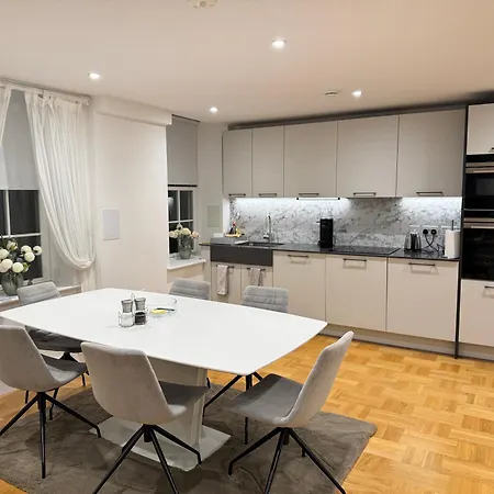 High Deluxe Standard Flat For 6 People In The Heart Of Apartment London