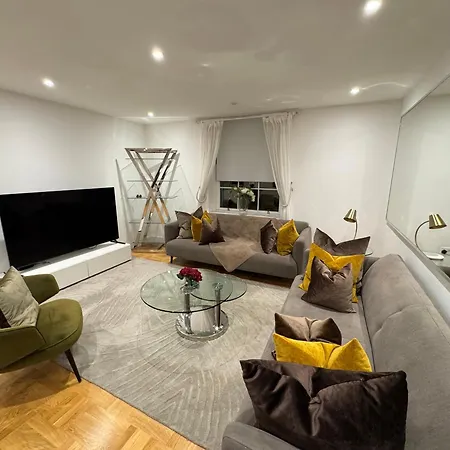 Apartment High Deluxe Standard Flat For 6 People In The Heart Of London