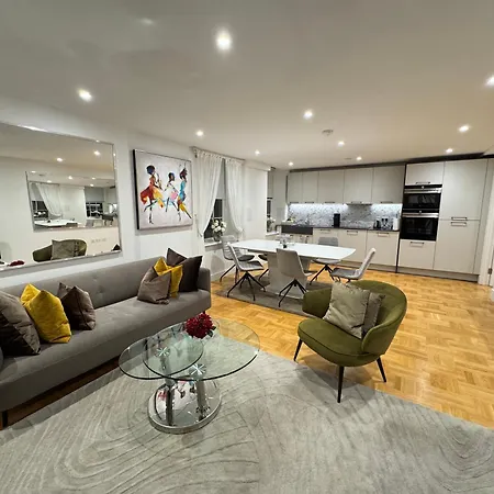 High Deluxe Standard Flat For 6 People In The Heart Of *