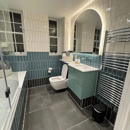 Apartment High Deluxe Standard Flat For 6 People In The Heart Of *