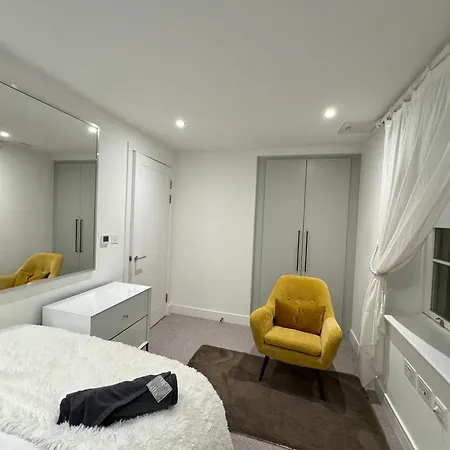 High Deluxe Standard Flat For 6 People In The Heart Of Apartment London