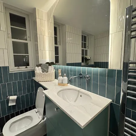 Apartment High Deluxe Standard Flat For 6 People In The Heart Of London