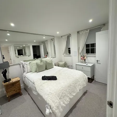 High Deluxe Standard Flat For 6 People In The Heart Of Apartment