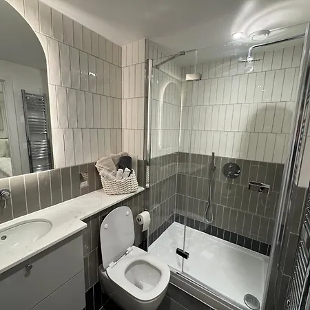 Apartment High Deluxe Standard Flat For 6 People In The Heart Of London