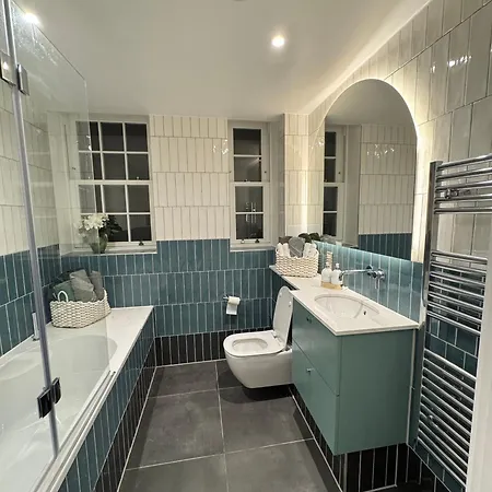 Apartment High Deluxe Standard Flat For 6 People In The Heart Of