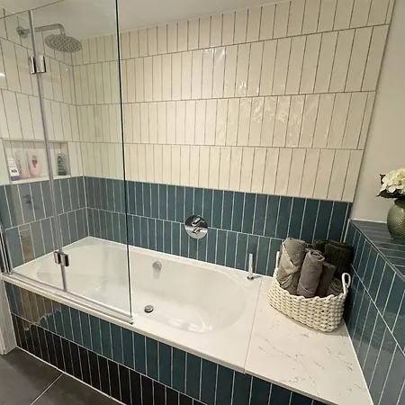 High Deluxe Standard Flat For 6 People In The Heart Of Apartment *
