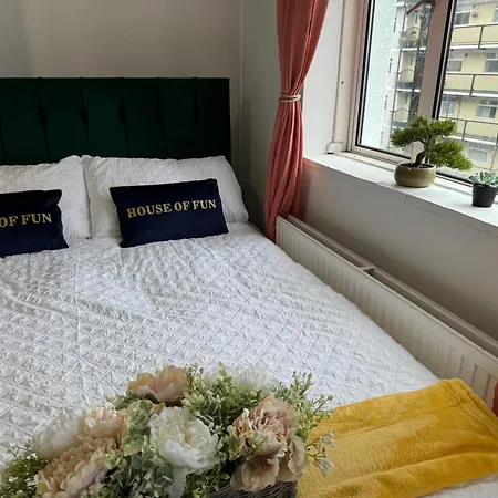Lovely 1bedroom For 6ppl In Whitechapel, 1min Away To Dlr Station *
