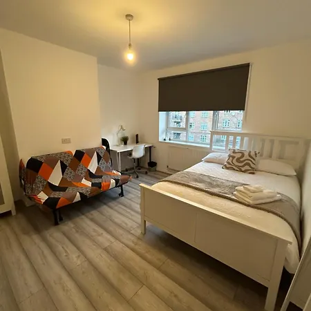Vendégház The 4 *