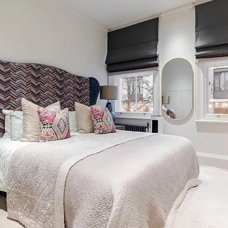 Luxurious 3 Bed Covent Garden Penthouse Apartment London