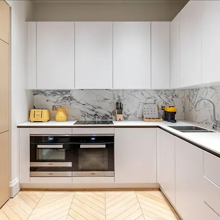 Luxurious 3 Bed Covent Garden Penthouse *
