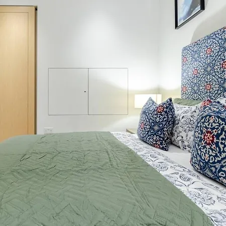 Luxurious 3 Bed Covent Garden Penthouse * London