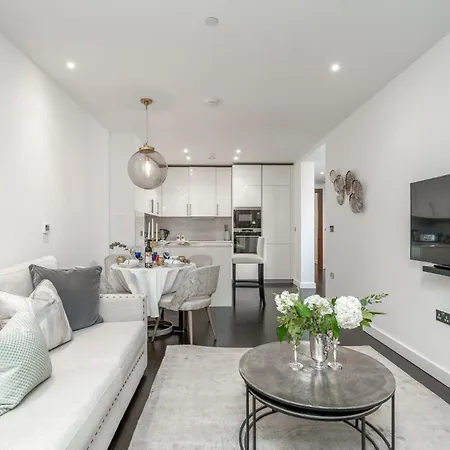 Riverfront Retreat In 2 Bed 2 Bath Appartement Londen