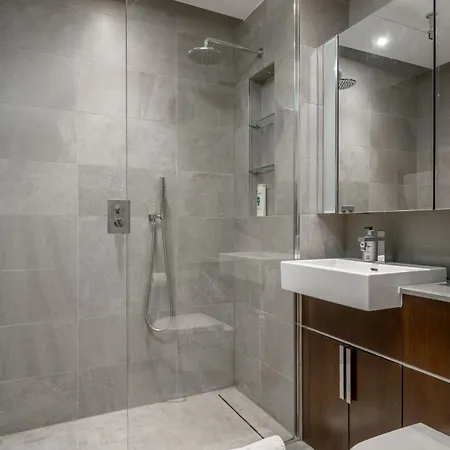 Riverfront Retreat In 2 Bed 2 Bath Appartement