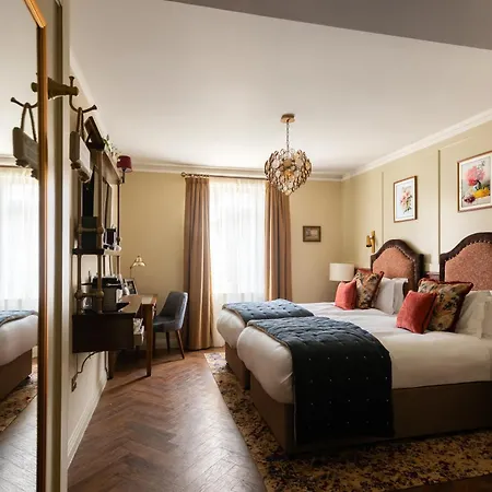Coach & Horses Hotel