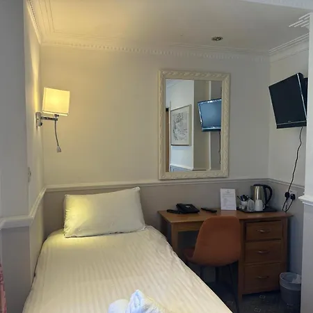 Hyde Park Radnor Bed & Breakfast London